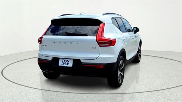 2023 Volvo XC40 B4 Ultimate Dark Theme