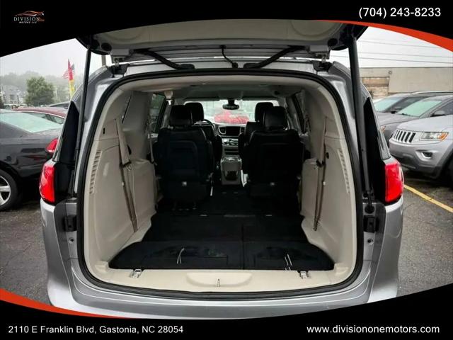 2017 Chrysler Pacifica Touring-L