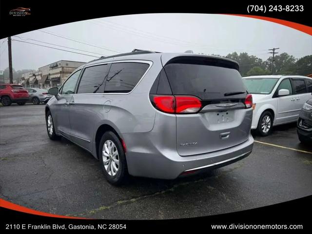 2017 Chrysler Pacifica Touring-L