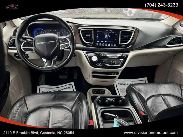 2017 Chrysler Pacifica Touring-L