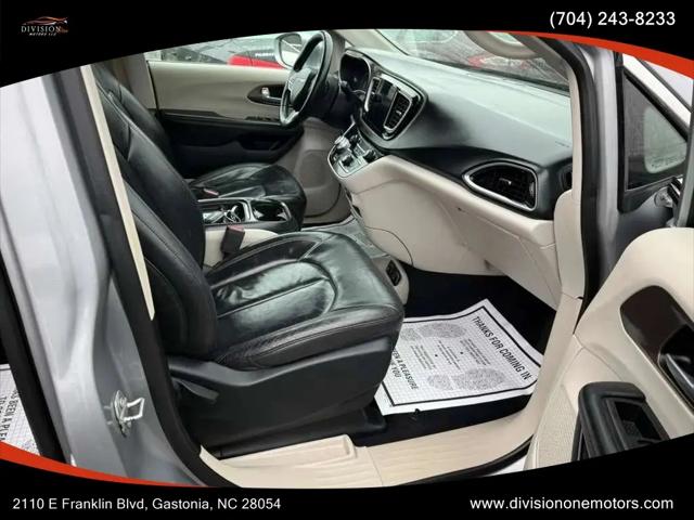 2017 Chrysler Pacifica Touring-L