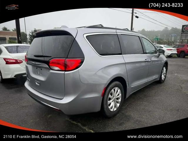 2017 Chrysler Pacifica Touring-L