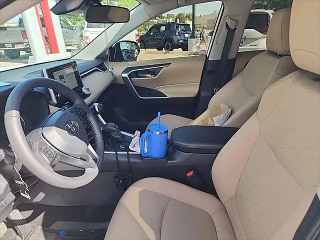 2025 Toyota RAV4 Hybrid XLE