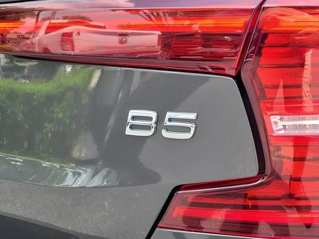 2024 Volvo S60 B5 Plus Dark Theme