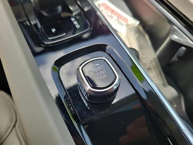2024 Volvo S60 B5 Plus Dark Theme