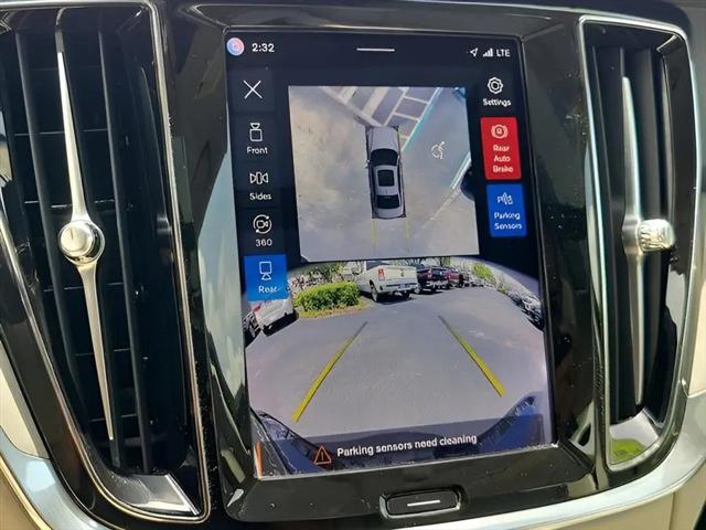 2024 Volvo S60 B5 Plus Dark Theme