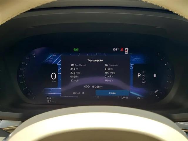 2024 Volvo S60 B5 Plus Dark Theme