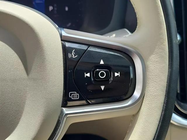 2024 Volvo S60 B5 Plus Dark Theme
