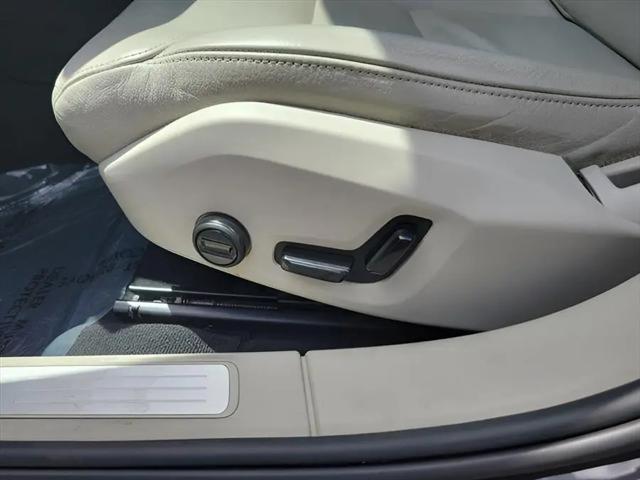 2024 Volvo S60 B5 Plus Dark Theme