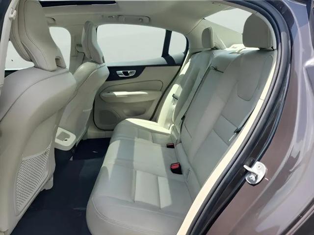 2024 Volvo S60 B5 Plus Dark Theme