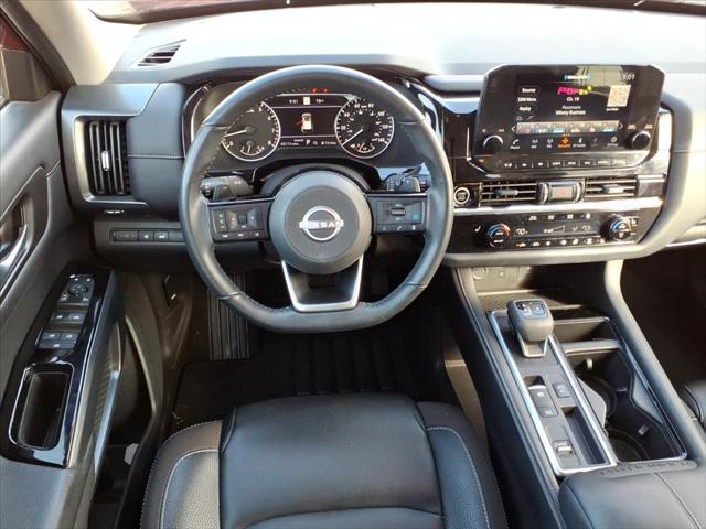 2024 Nissan Pathfinder SL FWD