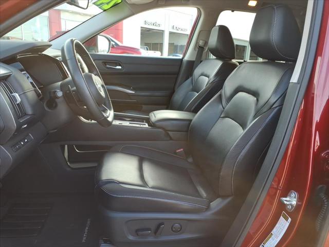 2024 Nissan Pathfinder SL FWD