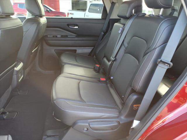 2024 Nissan Pathfinder SL FWD