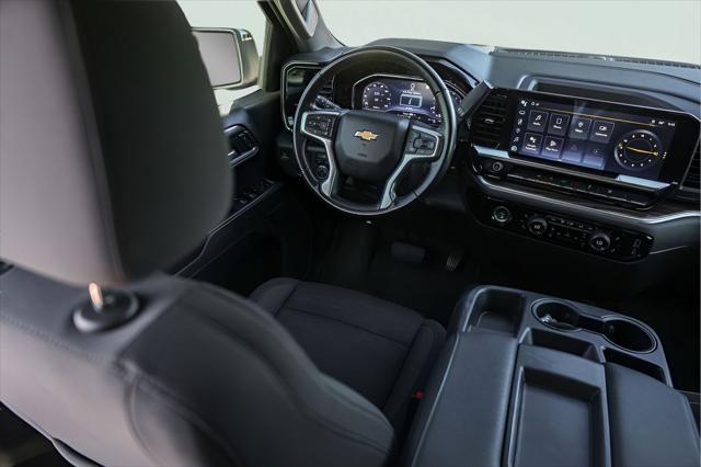 2023 Chevrolet Silverado 1500 4WD Crew Cab Standard Bed LT