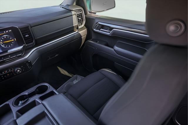 2023 Chevrolet Silverado 1500 4WD Crew Cab Standard Bed LT
