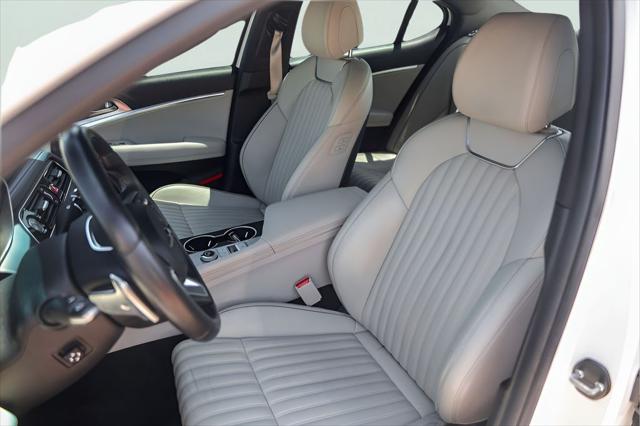 2022 Genesis G70 2.0T RWD