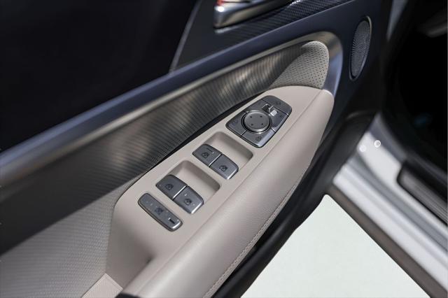 2022 Genesis G70 2.0T RWD