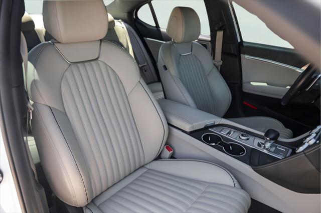 2022 Genesis G70 2.0T RWD