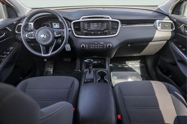 2017 Kia Sorento 3.3L LX