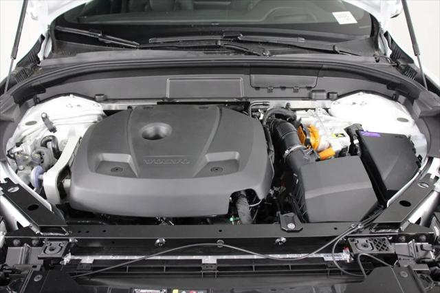 2026 Volvo XC60 Plug-In Hybrid Black Edition Ultra, T8 AWD Electric/Gasoline, Dark
