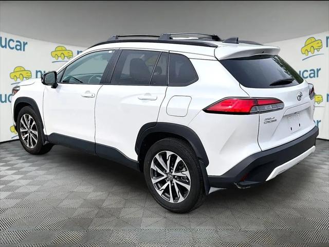 2025 Toyota Corolla Cross XLE