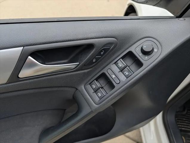 2011 Volkswagen Golf 2.5L 4-Door