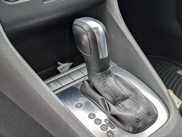 2011 Volkswagen Golf 2.5L 4-Door