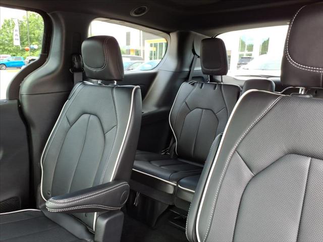 2027 Chrysler Pacifica Limited