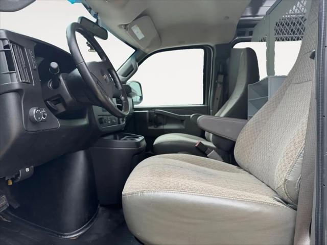 2020 GMC Savana Cargo RWD 3500 Regular Wheelbase Work Van