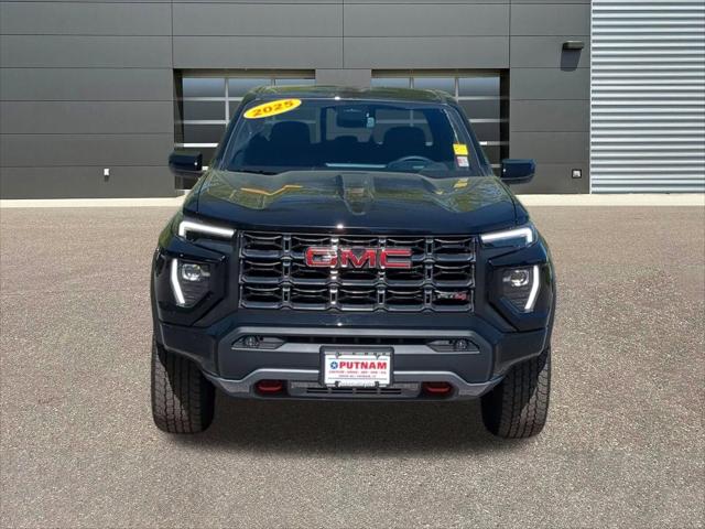 2025 GMC Canyon 4WD AT4