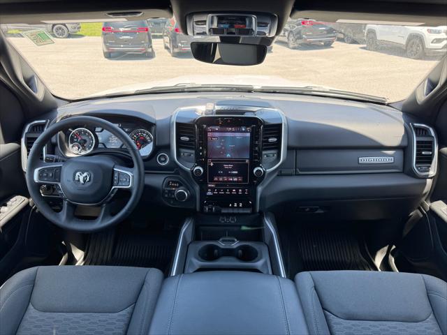 2025 Ram 1500 Big Horn Crew Cab 4x4 5'7" Box