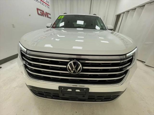 2025 Volkswagen Atlas 2.0T SE w/Technology