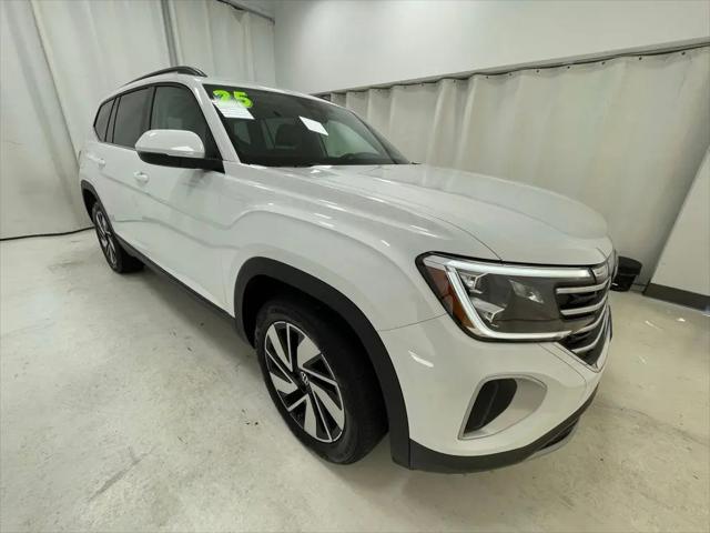 2025 Volkswagen Atlas 2.0T SE w/Technology