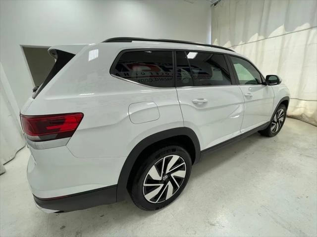 2025 Volkswagen Atlas 2.0T SE w/Technology