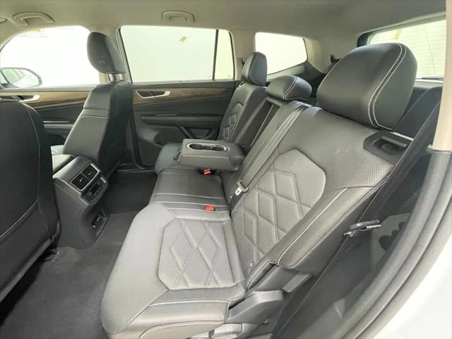 2025 Volkswagen Atlas 2.0T SE w/Technology