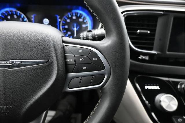 2022 Chrysler Voyager LX