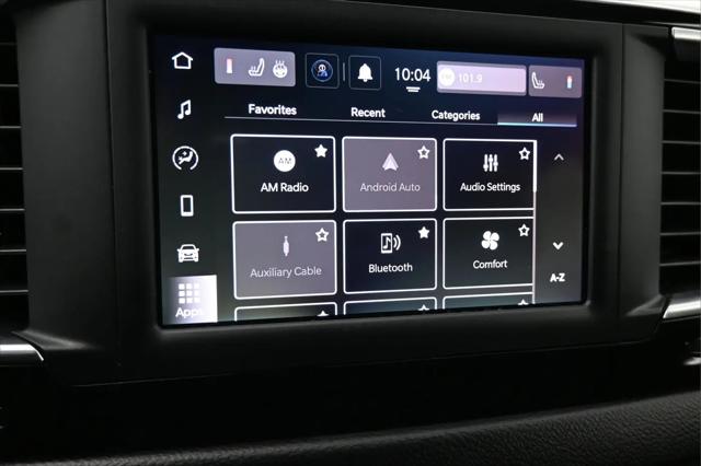 2022 Chrysler Voyager LX