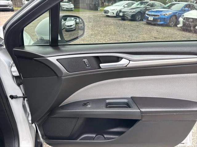 2015 Ford Fusion Hybrid S