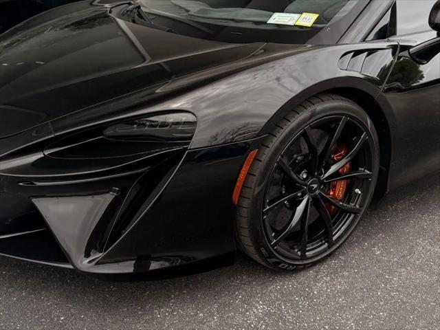 2023 McLaren Artura Performance