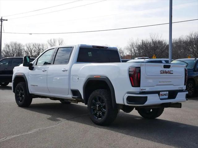2025 GMC Sierra 2500HD Crew Cab, Standard Bed, AT4, 4WD