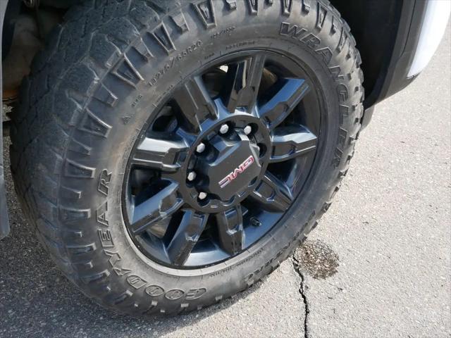 2025 GMC Sierra 2500HD Crew Cab, Standard Bed, AT4, 4WD