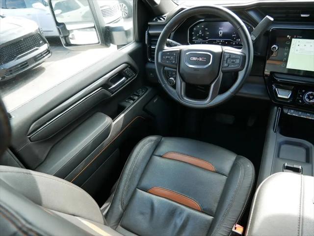 2025 GMC Sierra 2500HD Crew Cab, Standard Bed, AT4, 4WD