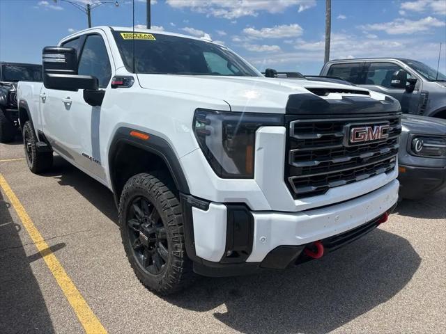 2025 GMC Sierra 2500HD Crew Cab, Standard Bed, AT4, 4WD