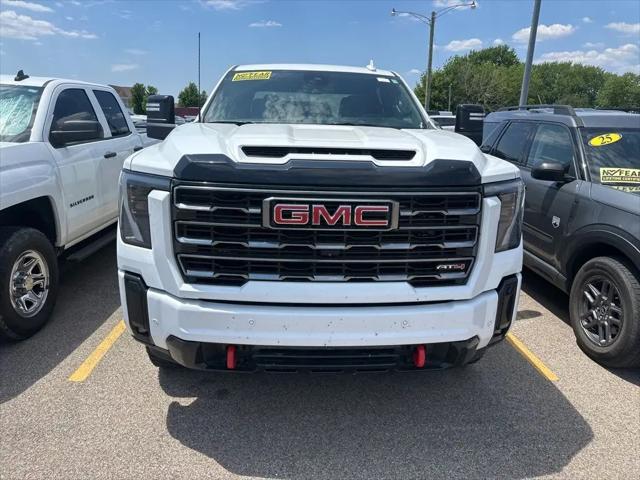 2025 GMC Sierra 2500HD Crew Cab, Standard Bed, AT4, 4WD