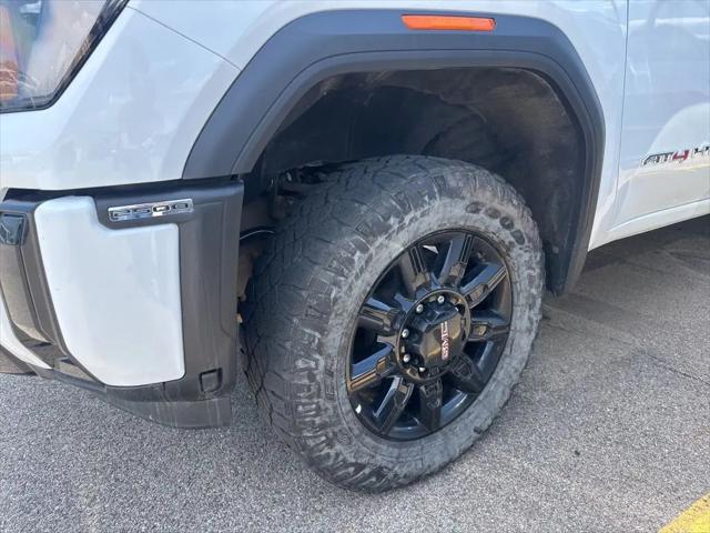 2025 GMC Sierra 2500HD Crew Cab, Standard Bed, AT4, 4WD