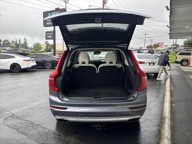 2016 Volvo XC90 T6 Momentum