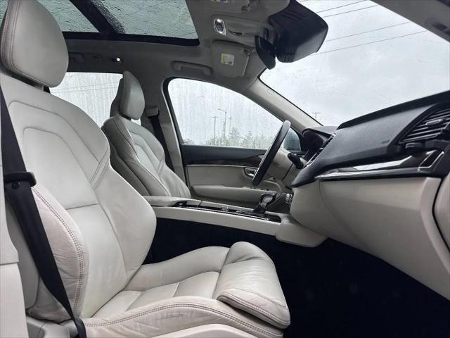 2016 Volvo XC90 T6 Momentum