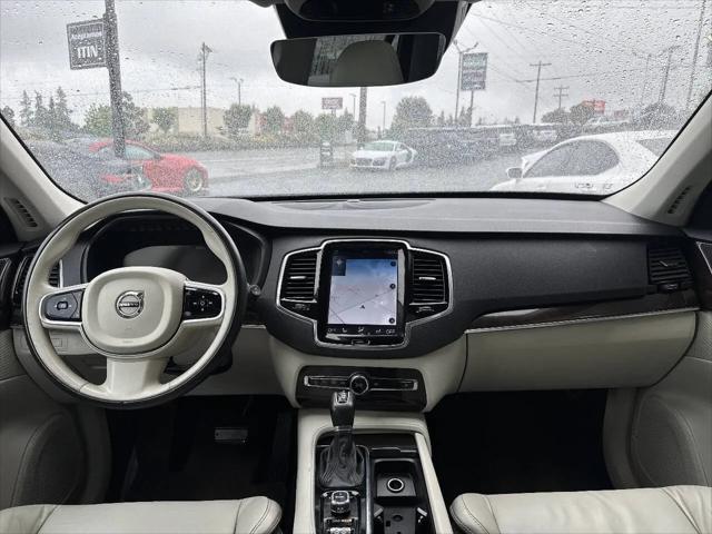 2016 Volvo XC90 T6 Momentum
