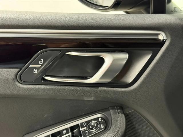 2020 Porsche Macan Macan