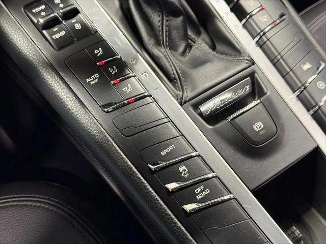 2020 Porsche Macan Macan